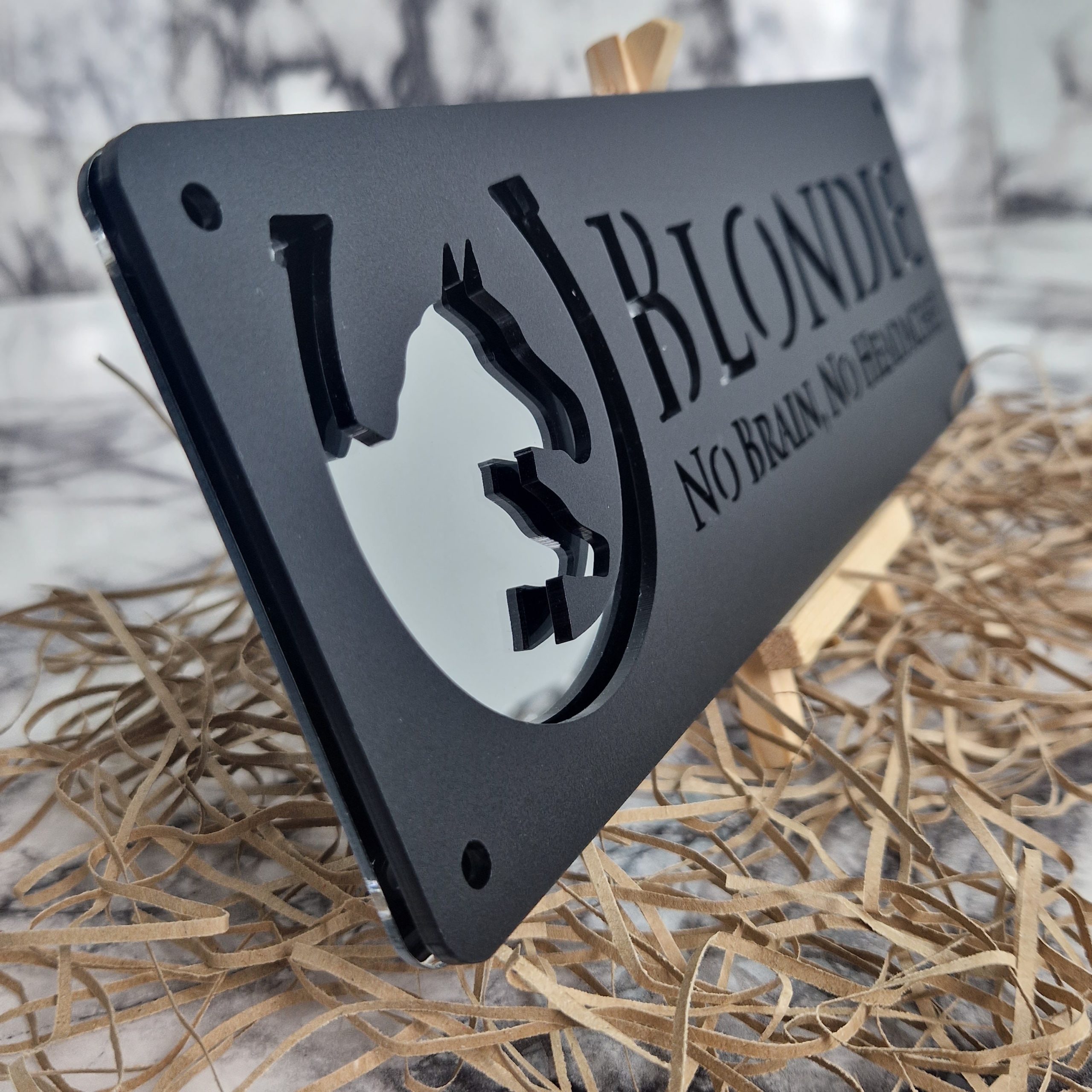 Personalized laser-cut horse stable name plaque – view 13